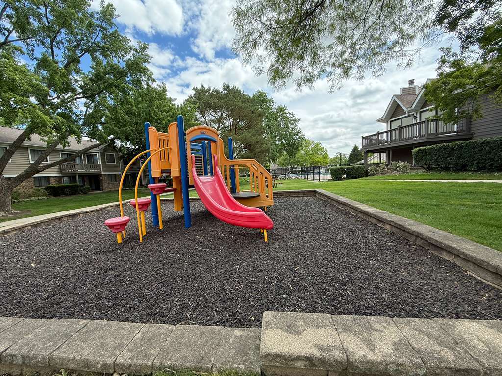355 Lambert Drive Schaumburg IL 60193