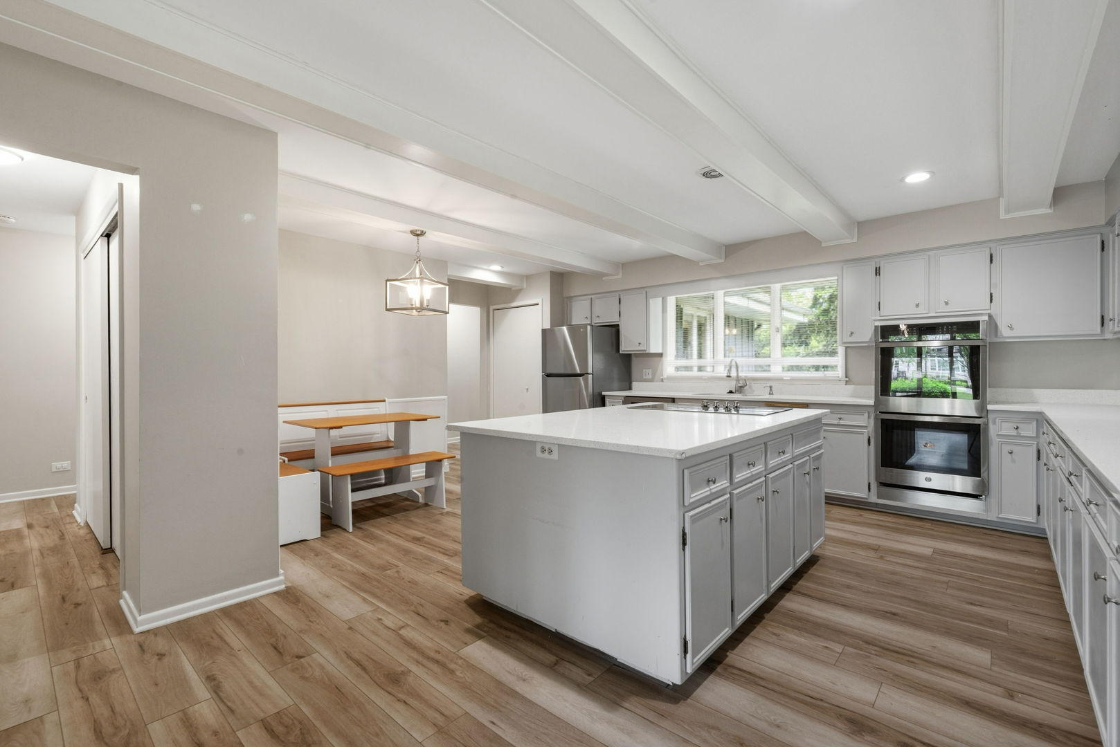 27 Sheffield Lane Oak Brook IL 60523
