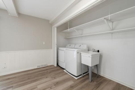 27 Sheffield Lane Oak Brook IL 60523