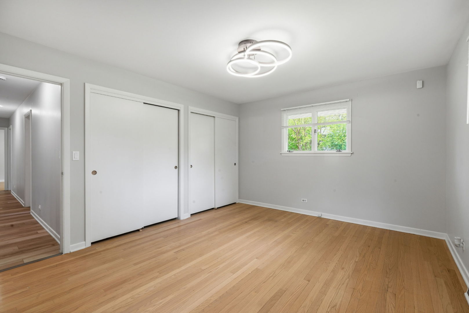 27 Sheffield Lane Oak Brook IL 60523