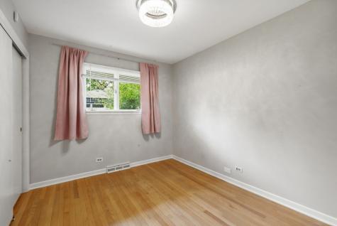 27 Sheffield Lane Oak Brook IL 60523