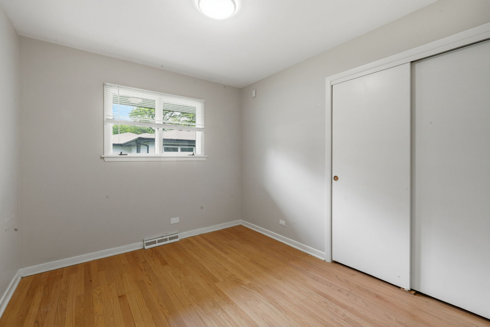 27 Sheffield Lane Oak Brook IL 60523