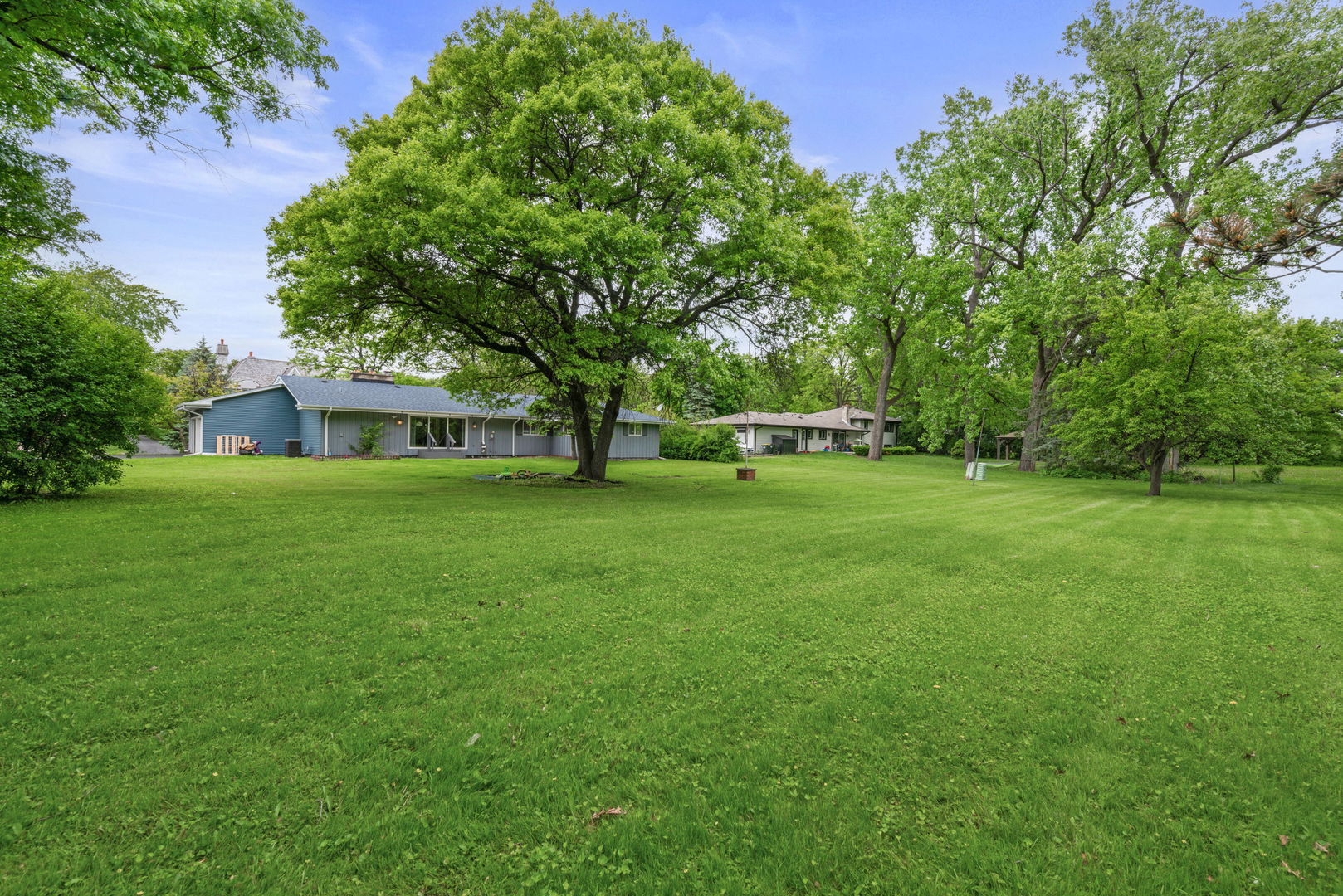 27 Sheffield Lane Oak Brook IL 60523