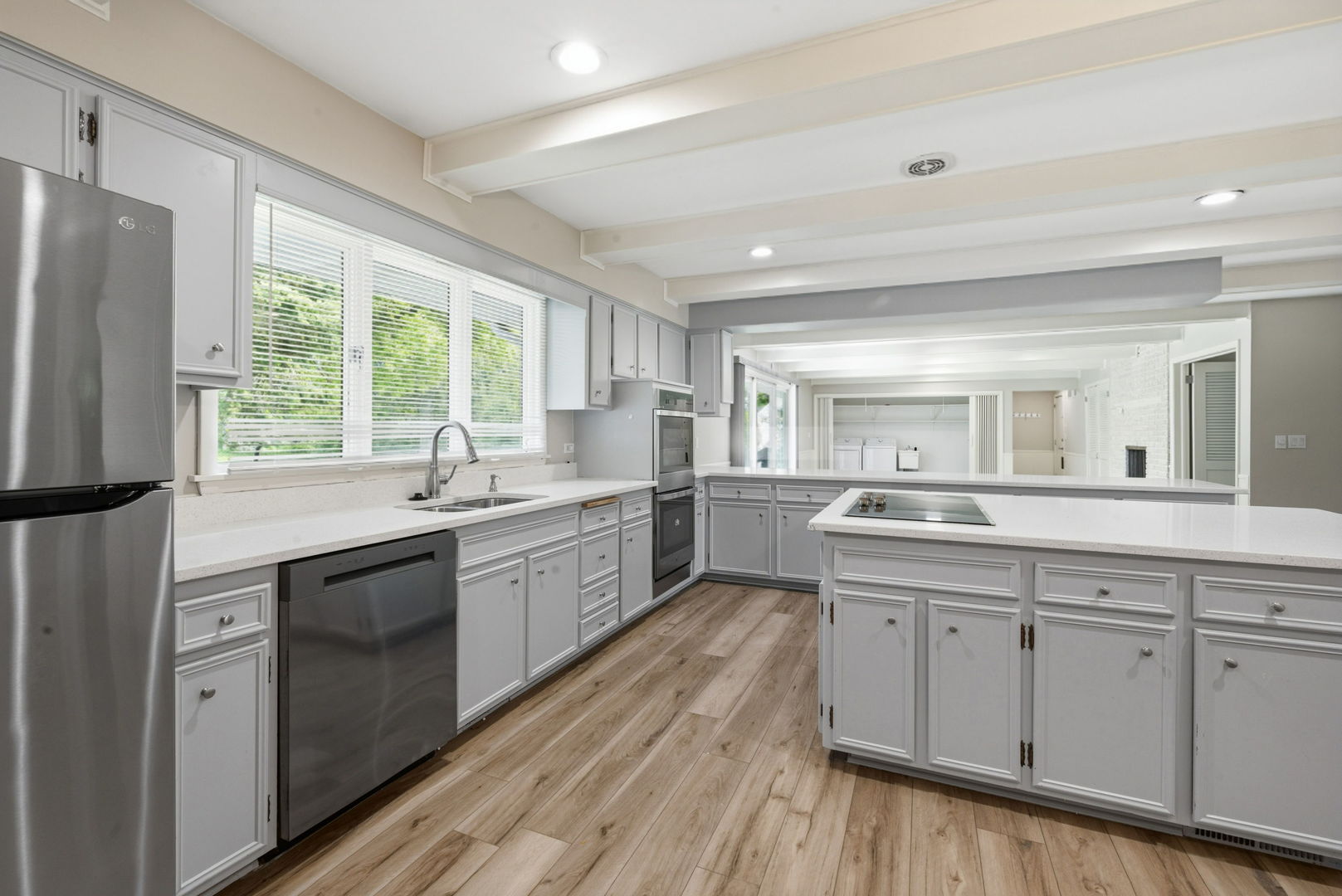 27 Sheffield Lane Oak Brook IL 60523