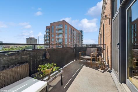 725 North Aberdeen Street Chicago IL 60642