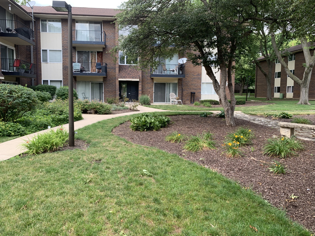 5S070 Pebblewood Lane Naperville IL 60563