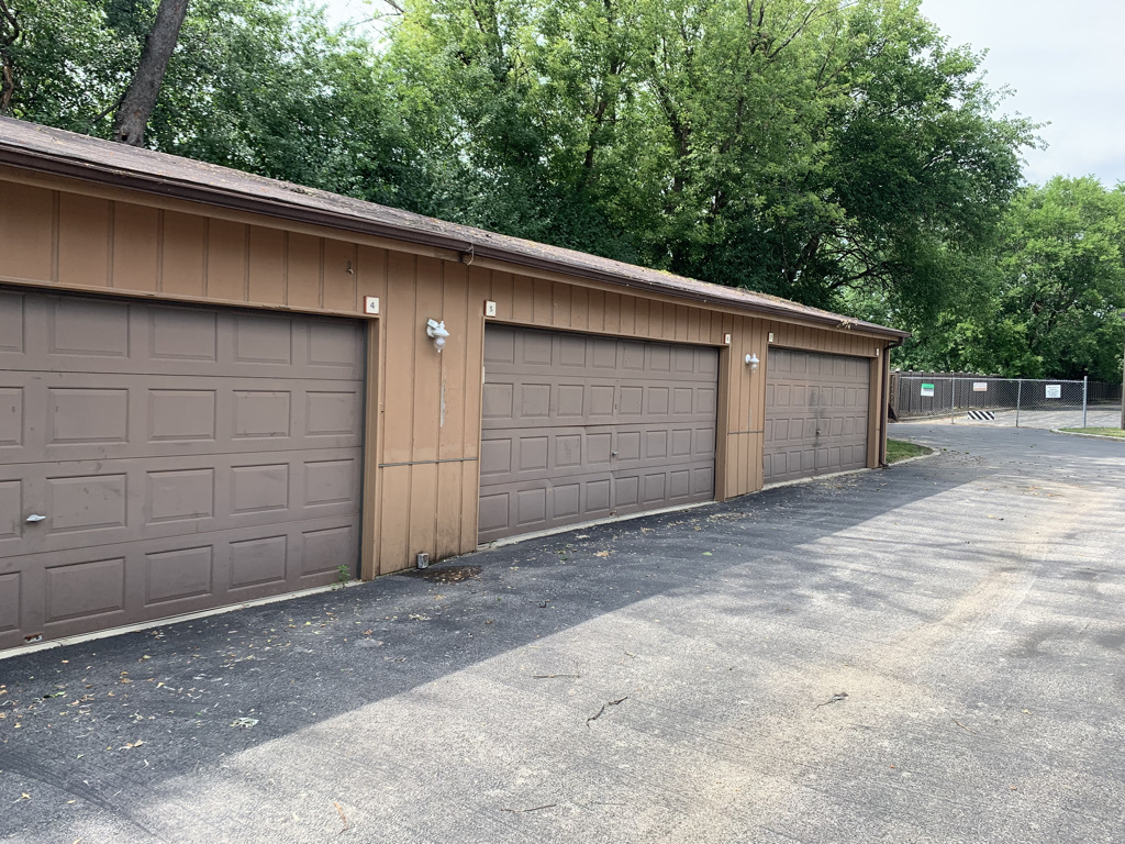 5S070 Pebblewood Lane Naperville IL 60563