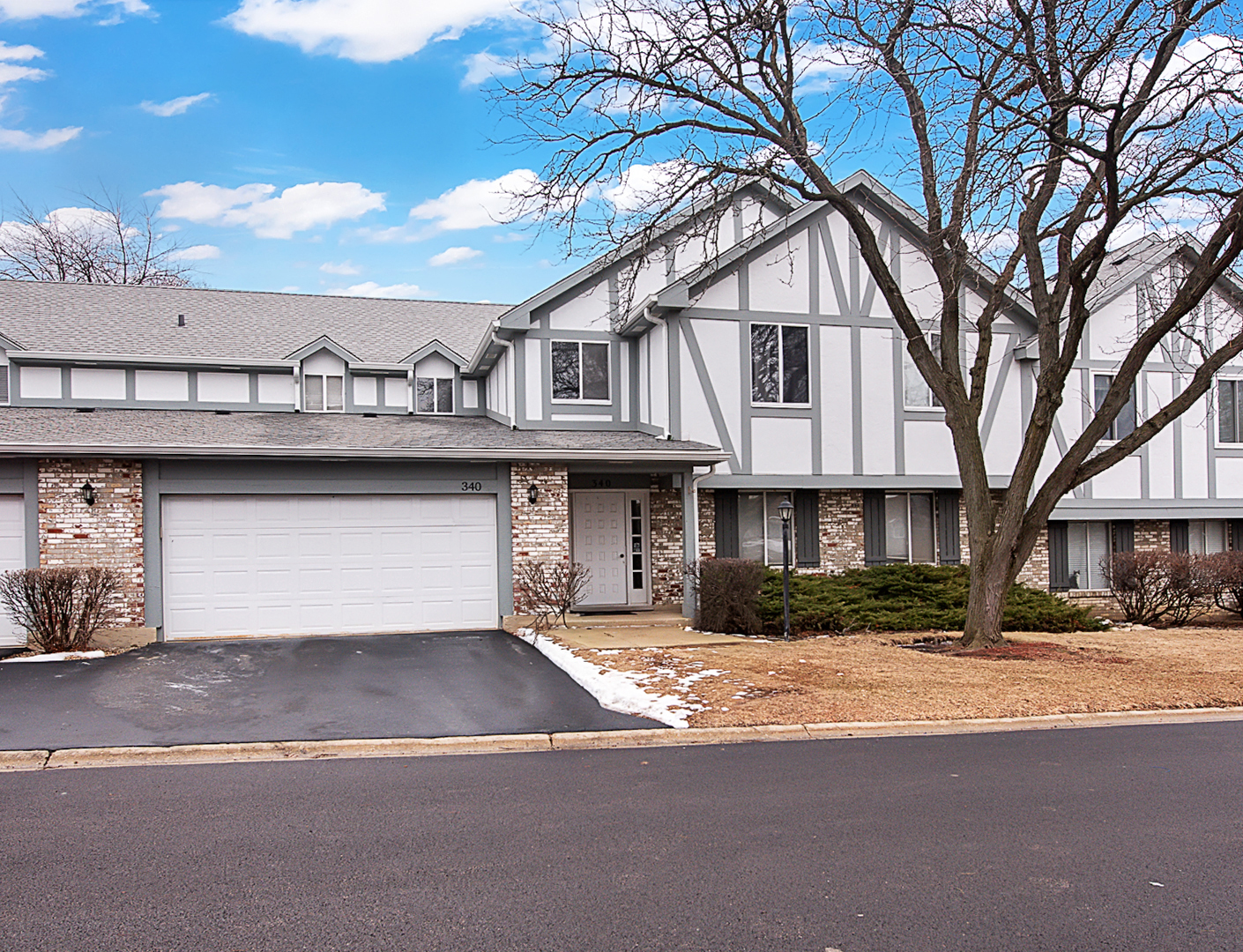 340 Springlake Lane Aurora IL 60504
