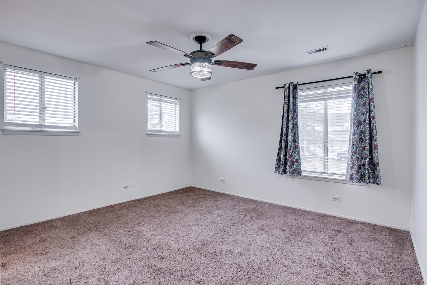 340 Springlake Lane Aurora IL 60504