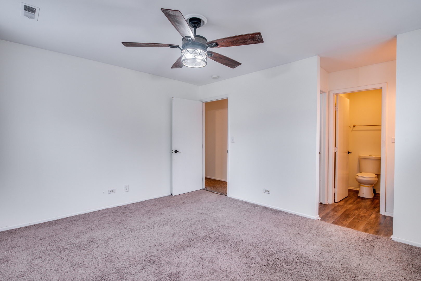 340 Springlake Lane Aurora IL 60504