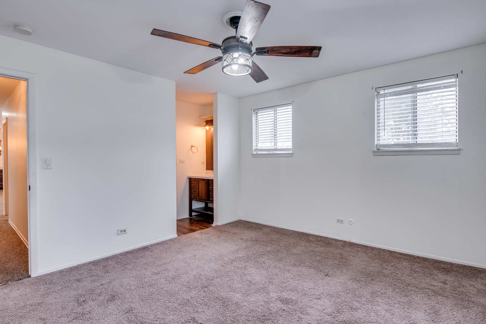 340 Springlake Lane Aurora IL 60504