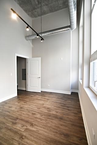 3833 North Broadway Street Chicago IL 60613