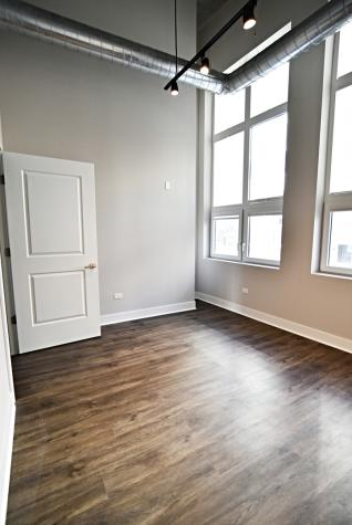 3833 North Broadway Street Chicago IL 60613