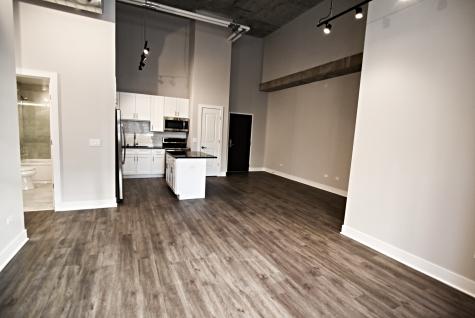 3833 North Broadway Street Chicago IL 60613