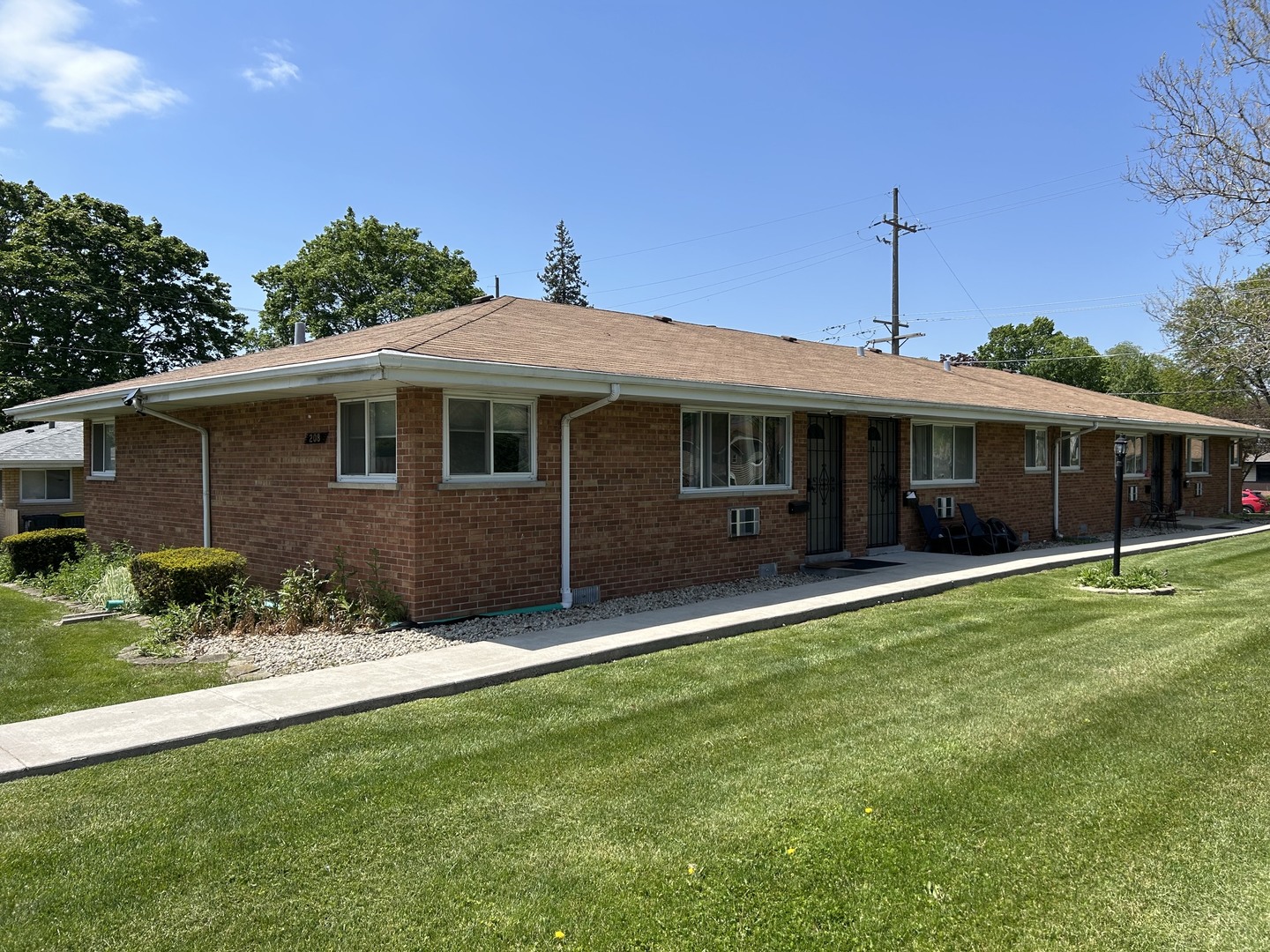 208 Walter Drive Roselle IL 60172