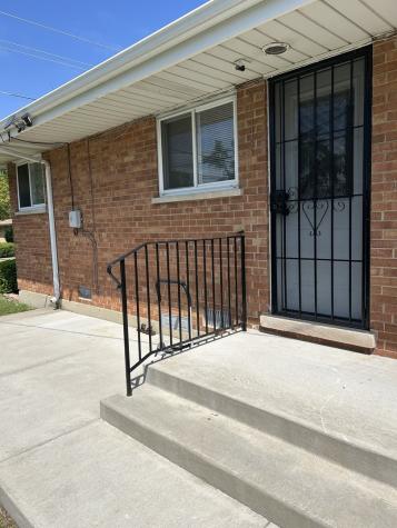 208 Walter Drive Roselle IL 60172