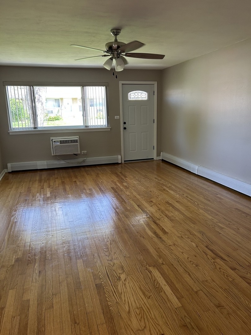 208 Walter Drive Roselle IL 60172