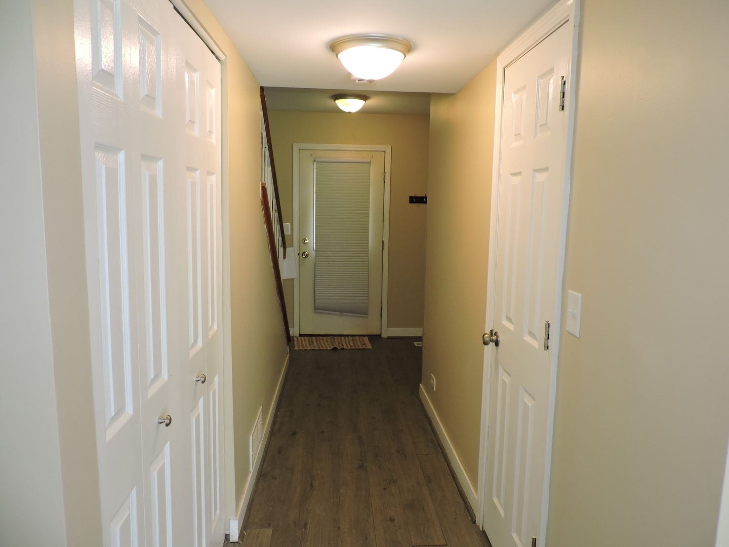1334 Gloucester Circle Carol Stream IL 60188