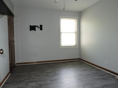 1334 Gloucester Circle Carol Stream IL 60188