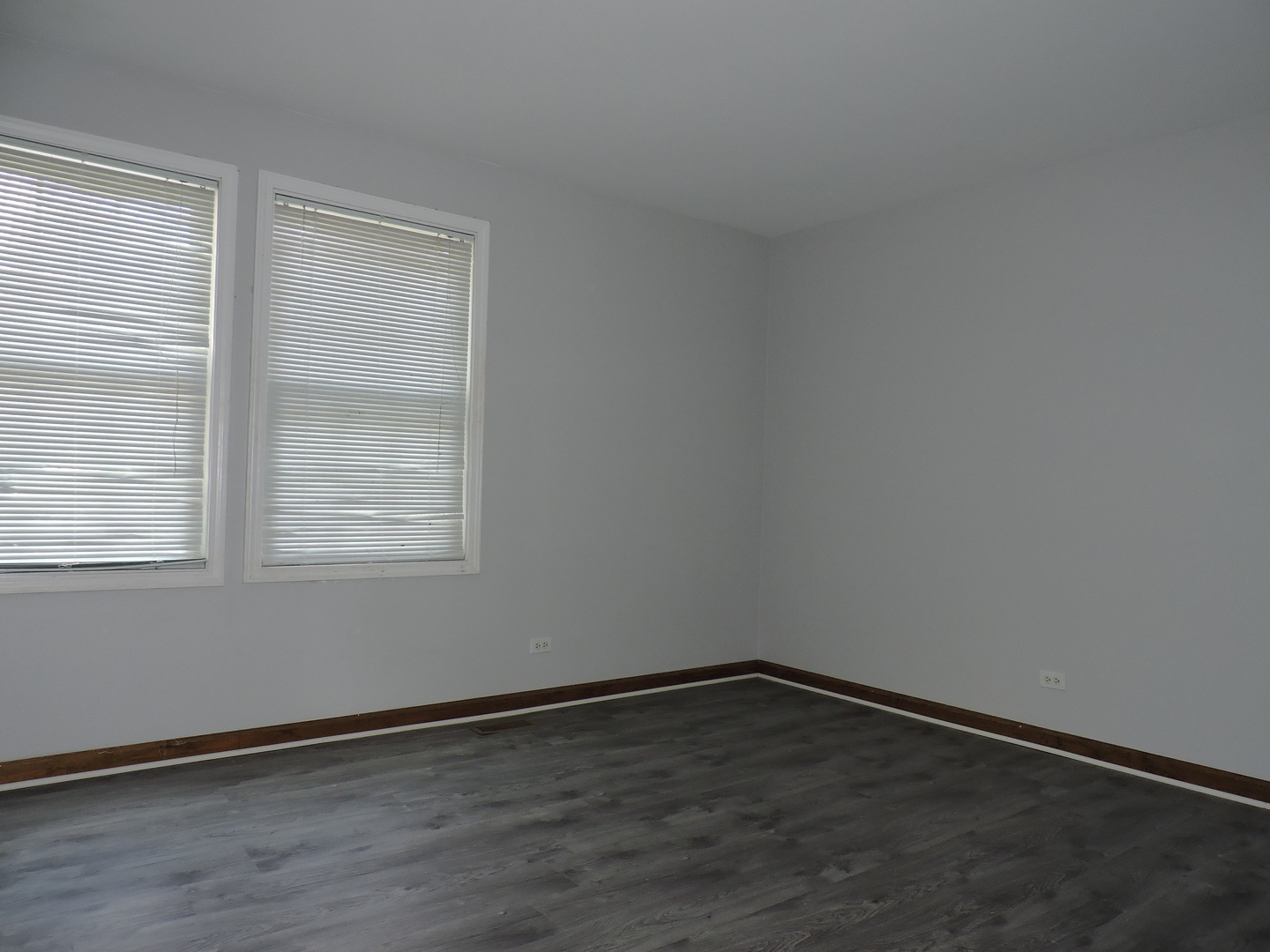 1334 Gloucester Circle Carol Stream IL 60188