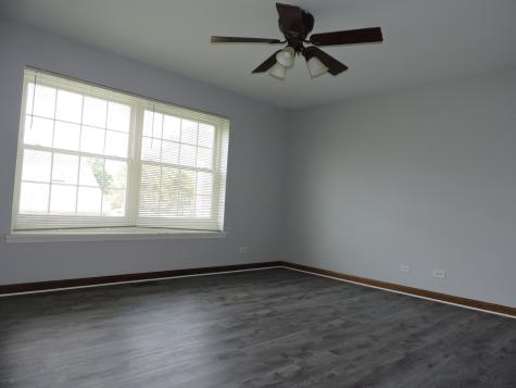 1334 Gloucester Circle Carol Stream IL 60188