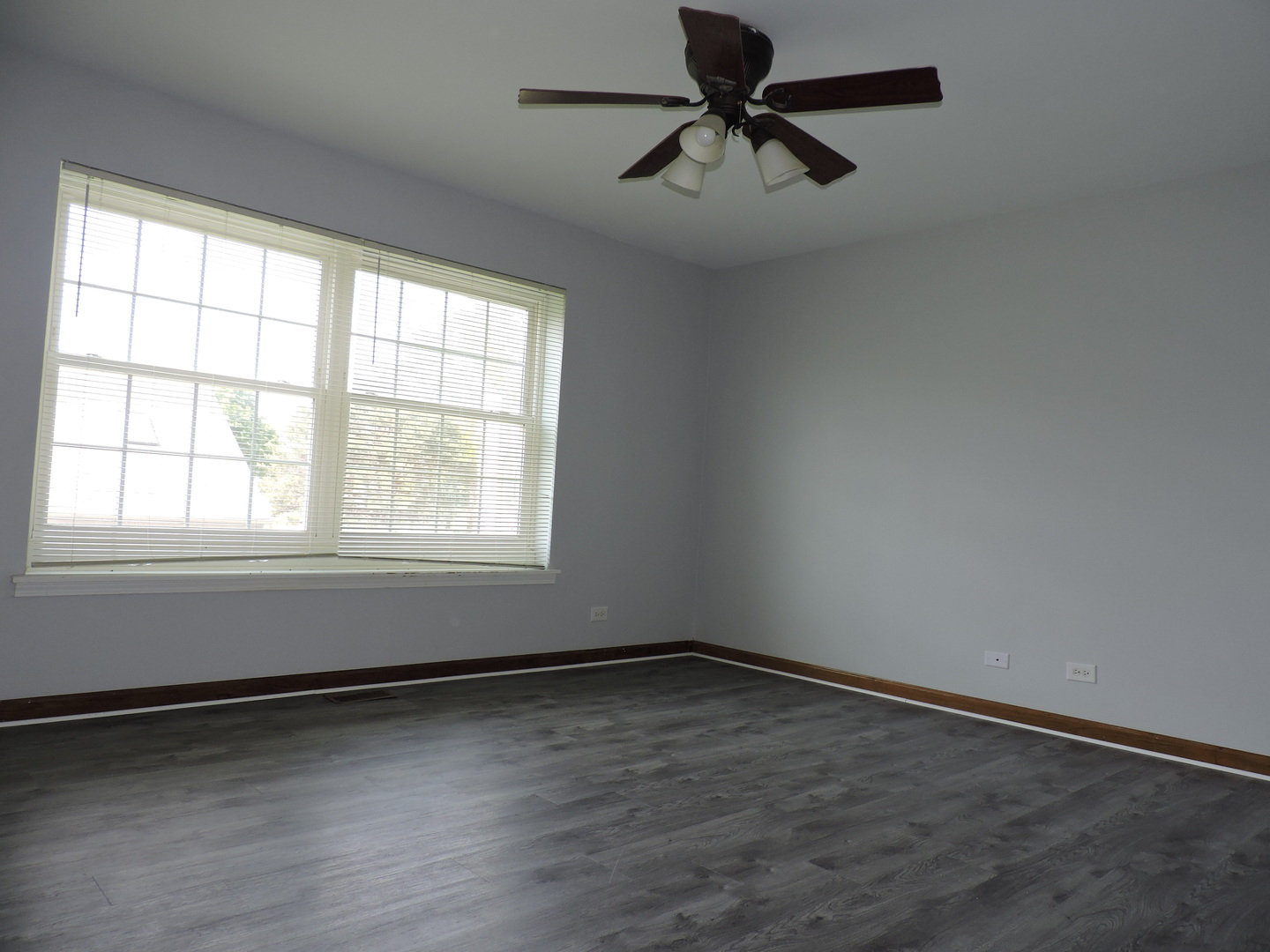 1334 Gloucester Circle Carol Stream IL 60188