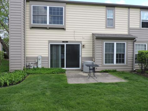 1334 Gloucester Circle Carol Stream IL 60188