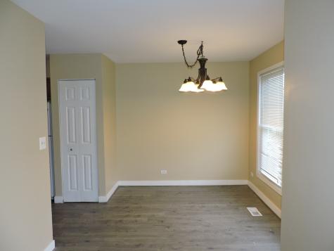 1334 Gloucester Circle Carol Stream IL 60188