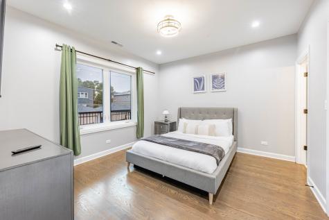 4634 South Langley Avenue Chicago IL 60653