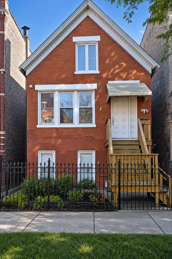 2137 West Rice Street Chicago IL 60622