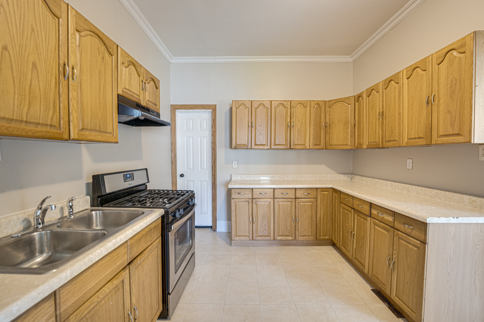373 Cedar Street Aurora IL 60506