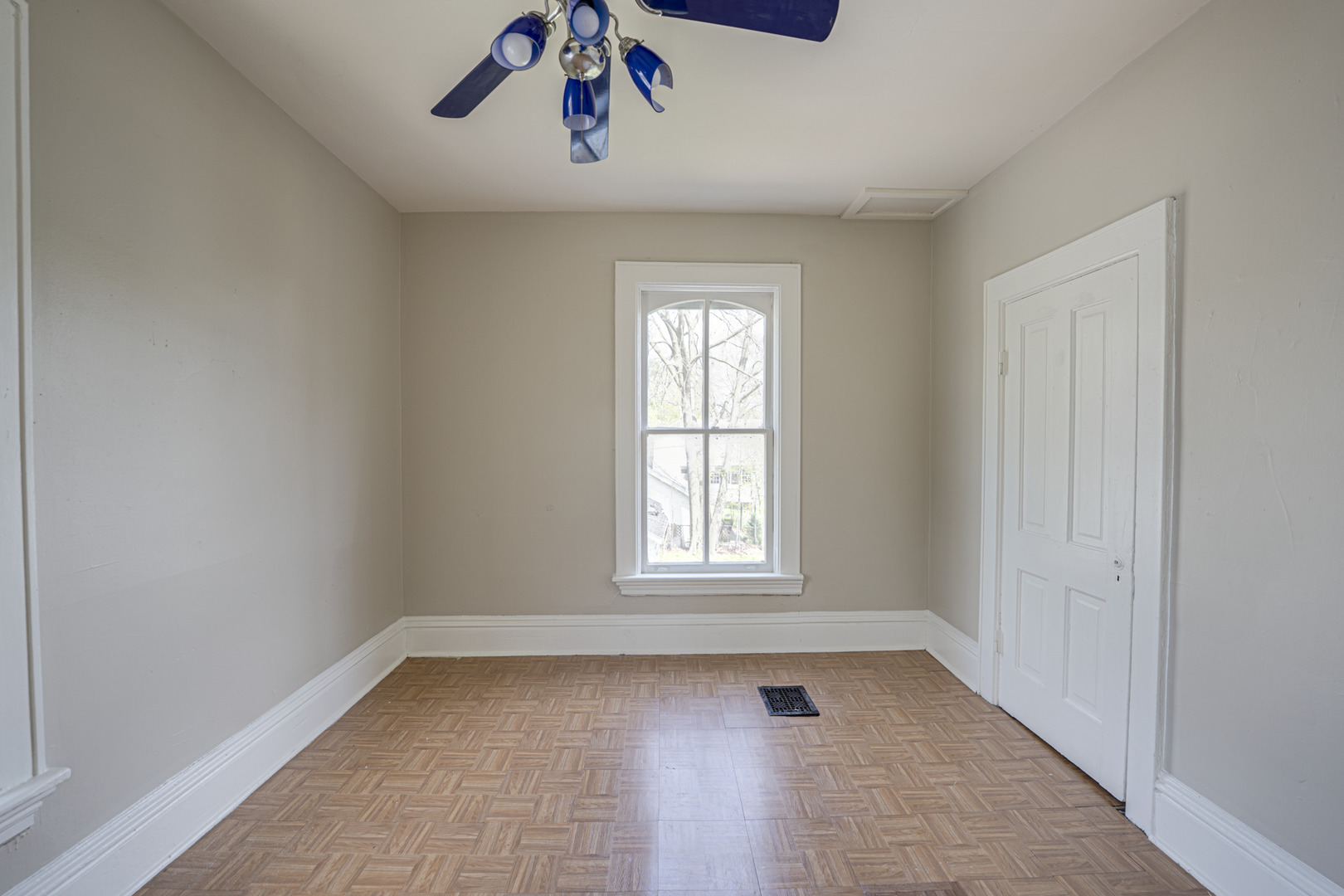 373 Cedar Street Aurora IL 60506