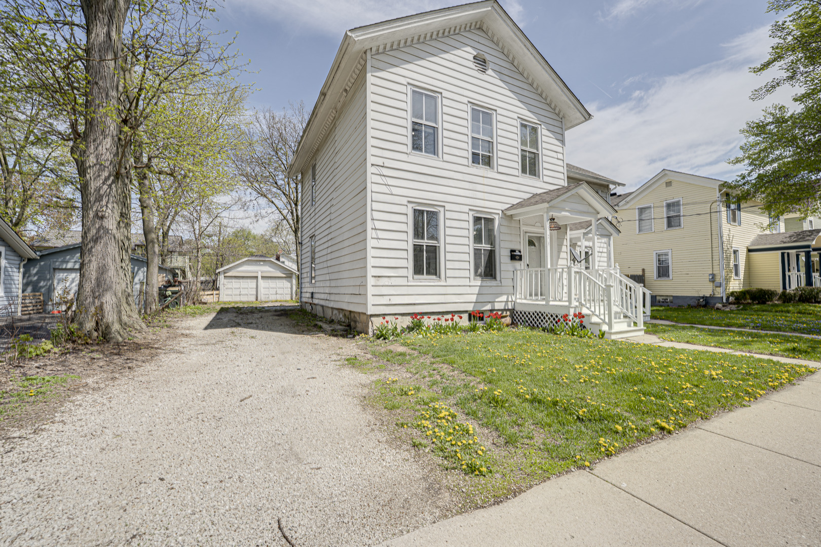373 Cedar Street Aurora IL 60506