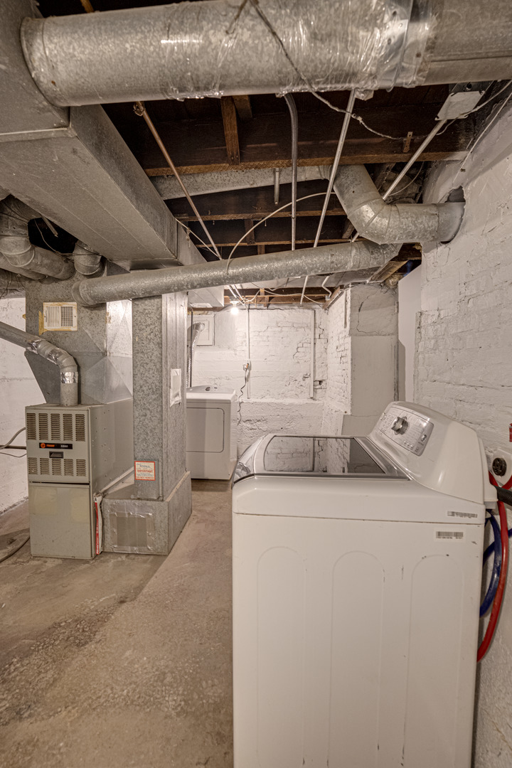 373 Cedar Street Aurora IL 60506
