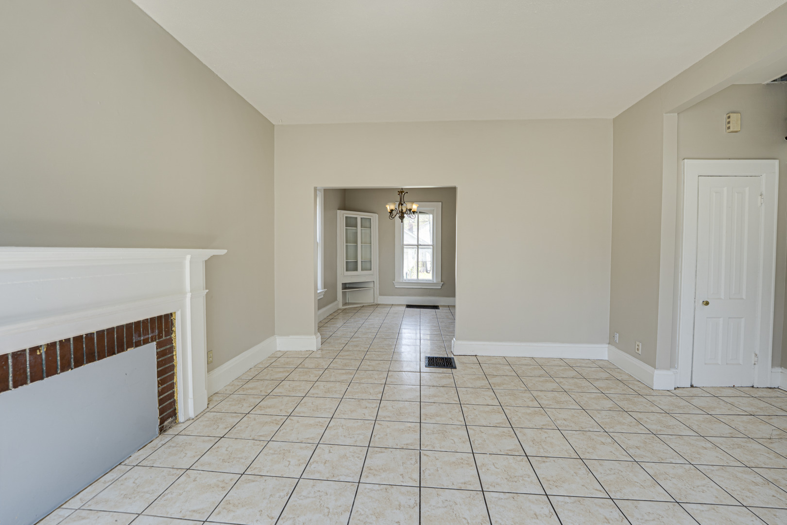 373 Cedar Street Aurora IL 60506