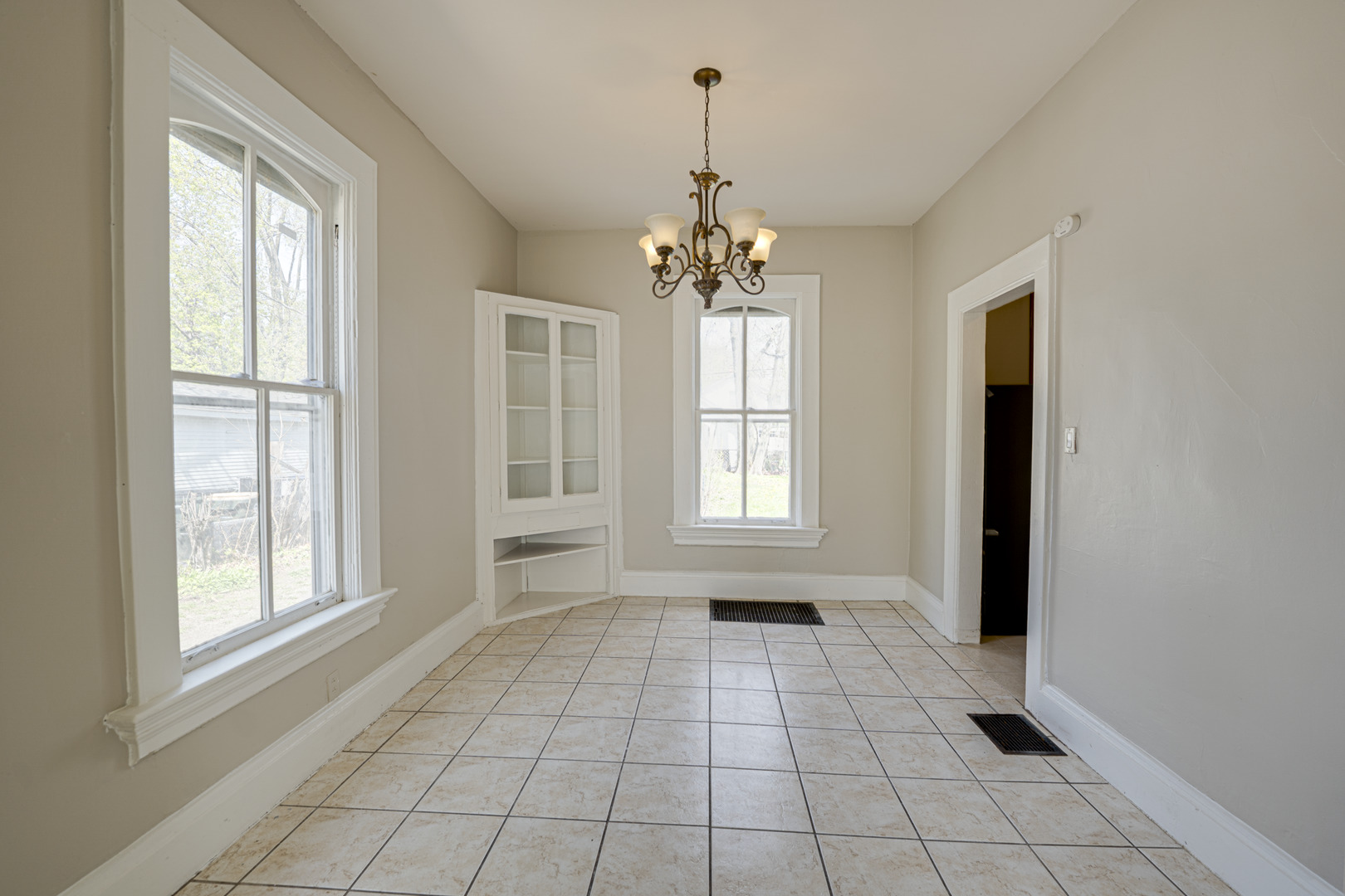 373 Cedar Street Aurora IL 60506
