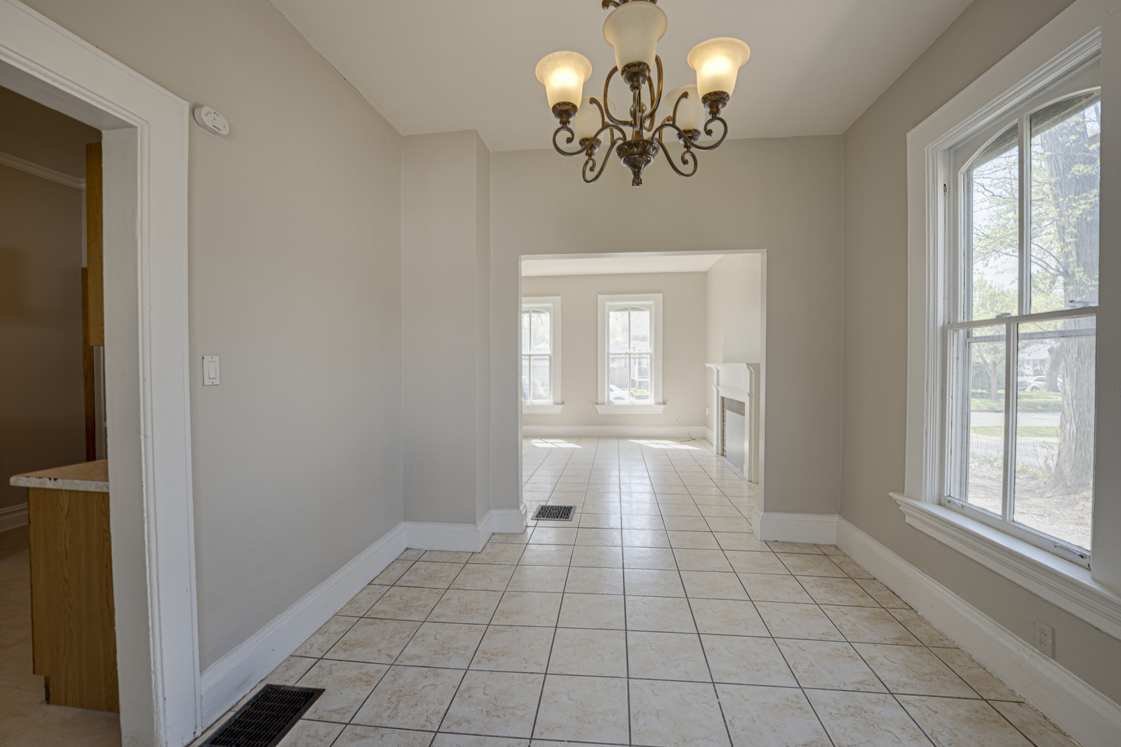 373 Cedar Street Aurora IL 60506