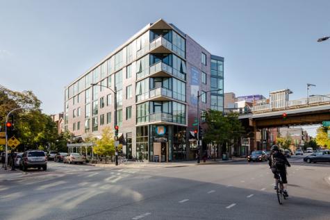1714 West Roscoe Street Chicago IL 60657