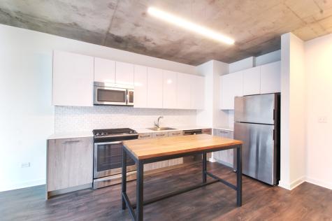 1714 West Roscoe Street Chicago IL 60657