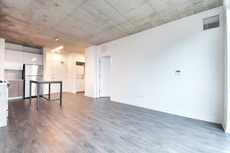1714 West Roscoe Street Chicago IL 60657