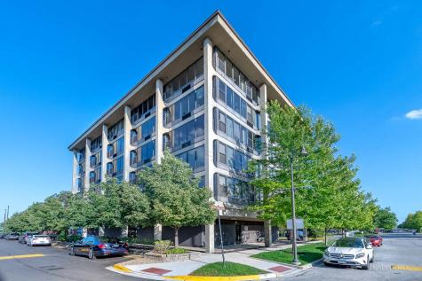 345 East Eastgate Place Chicago IL 60616