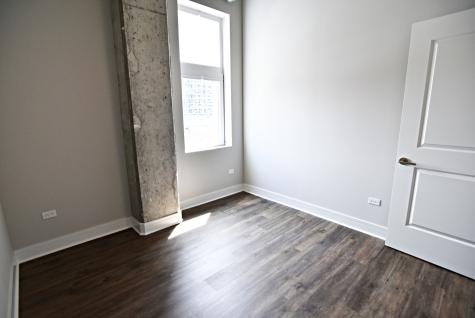 3833 North Broadway Street Chicago IL 60613