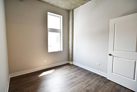 3833 North Broadway Street Chicago IL 60613