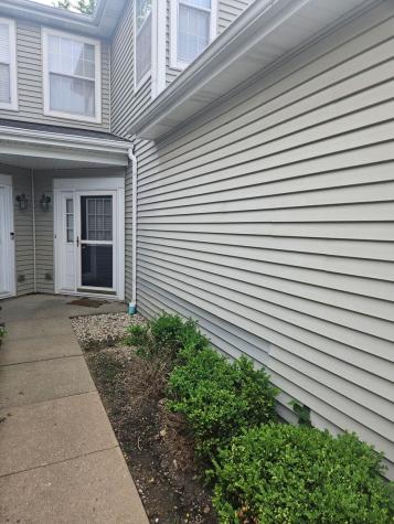 348 Fallbrook Court Schaumburg IL 60194