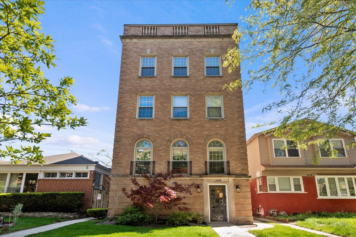 1414 Dobson Street Evanston IL 60202