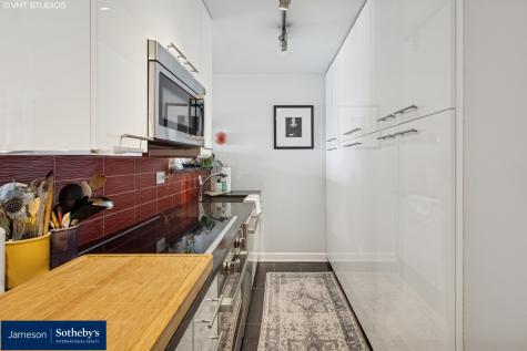 330 West Diversey Parkway Chicago IL 60657