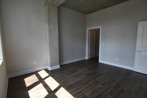 3833 North Broadway Street Chicago IL 60613