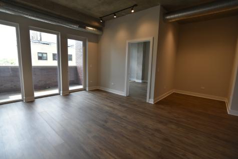3833 North Broadway Street Chicago IL 60613