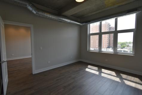 3833 North Broadway Street Chicago IL 60613