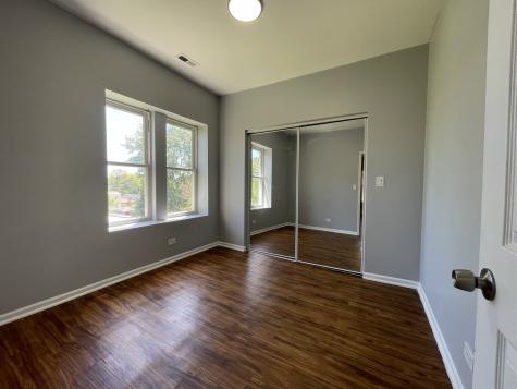1148 North Harding Avenue Chicago IL 60651